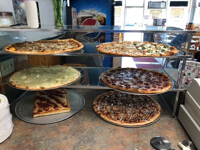 Amici Special Pizza.